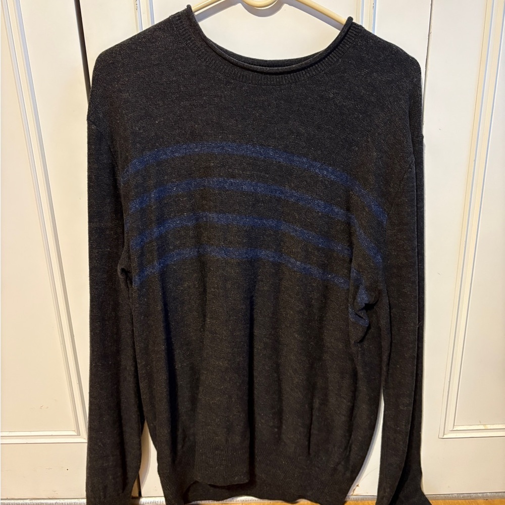 GAP Men's Charcoal and Navy Crewneck Sweater